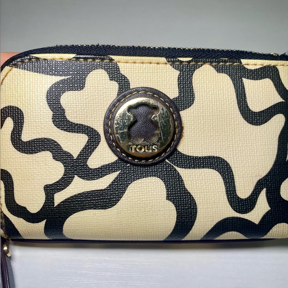 TOUS Zip Wristlet / Wallet – Logo Print
